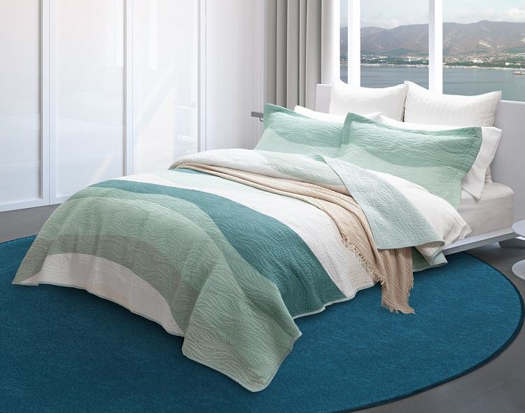 Ocean Waves Print Cotton Quilt Set